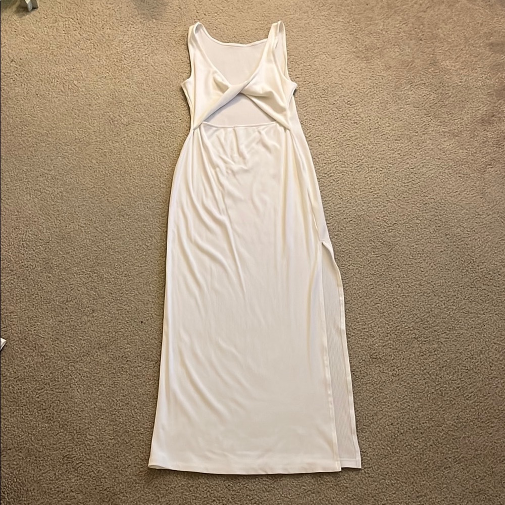 Elegant White Maxi Dress